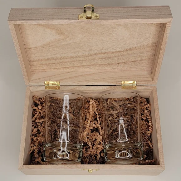 Bulleit Bourbon Whiskey Tumbler Glass gift set - Picture 6 of 15